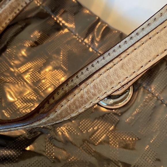 Michael Kors Metallic Patent logo tote bag purse two tone - Picture 10 of 11